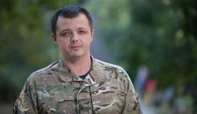 Семенченко: Суды массово освобождают боевиков, а добровольцев пачками закрывают