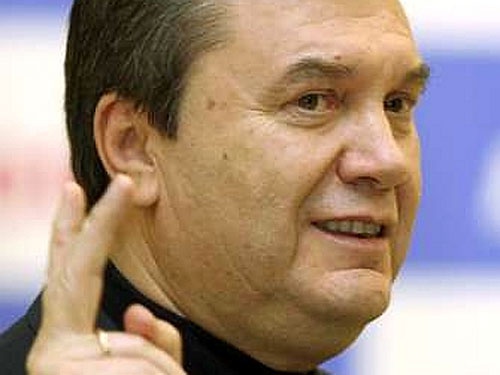 Виктор Янукович дал понять: ждать отставки Азарова не стоит