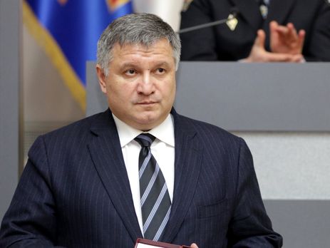 Аваков признал фальсификации в первом туре выборов