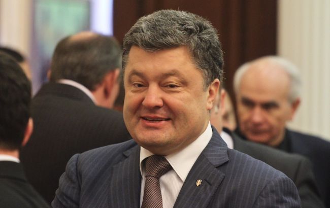 Петр Порошенко за 2014 г. заработал почти 369 млн грн