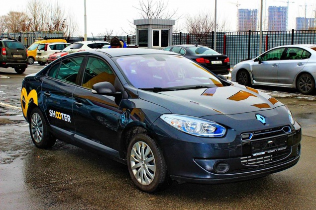 Секретариат Киевсовета потратит 1 млн грн на личные авто с водителями