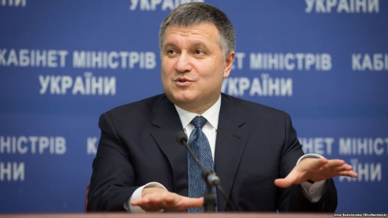 Аваков уйдет в отставку, если Рада пойдет на создание «народной милиции» на Донбассе