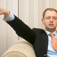 Яценюк попрекнул жену Луценко миллионом гривен