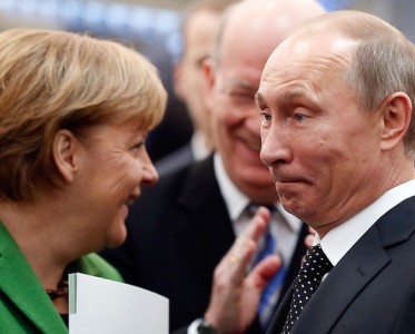 Зачем Меркель вновь спасает Путина
