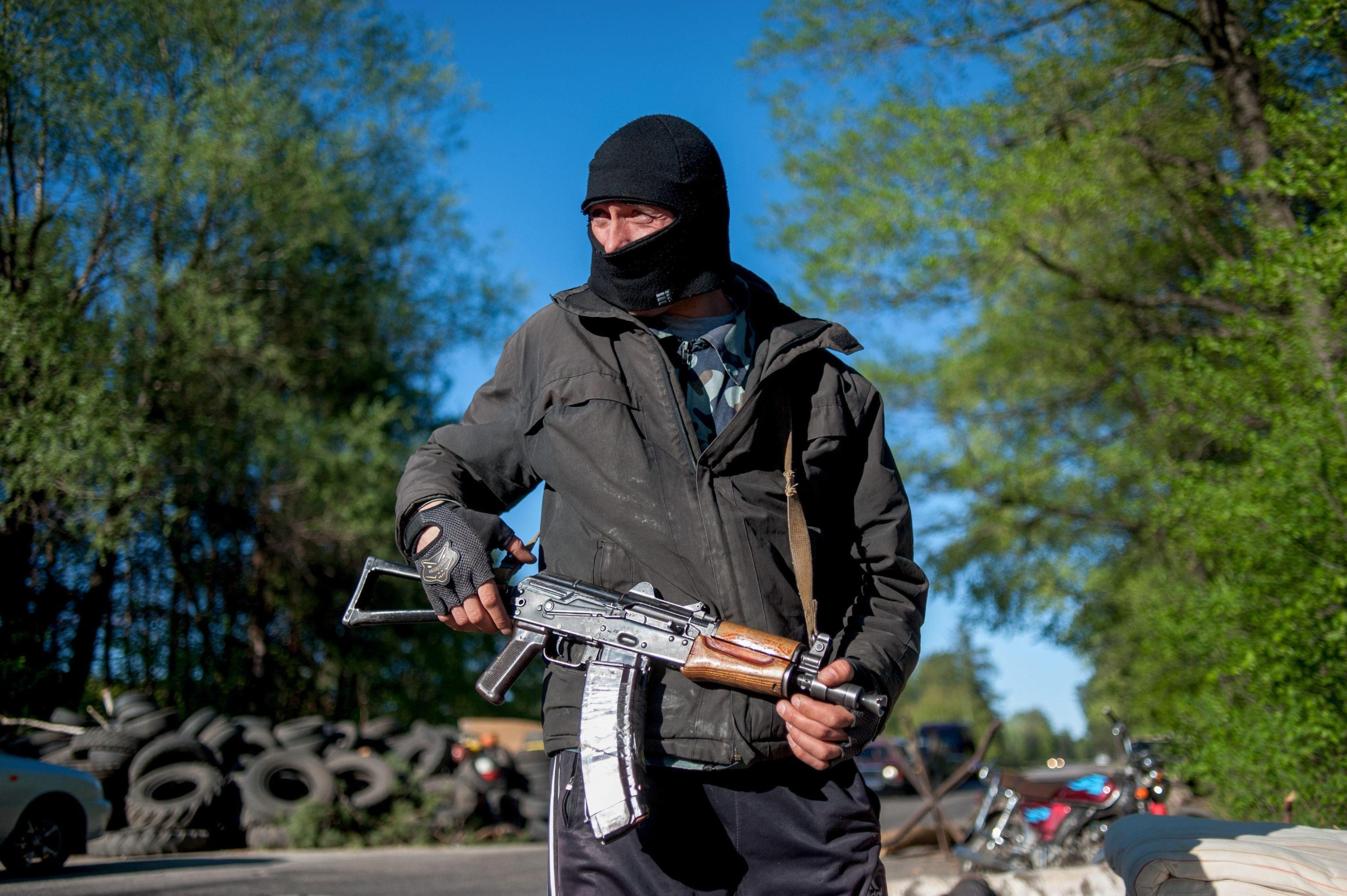 В Генштабе РФ террористов на востоке Украины считают 'безоружным народом'