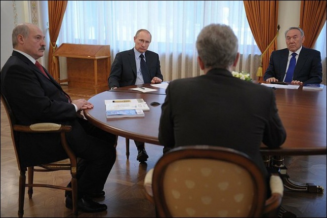 Мнение: Путин не дождался поддержки по Украине от Назарбаева и Лукашенко