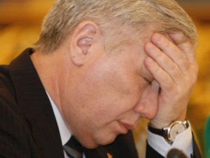 Экс-премьер Юрий Ехануров назвал парламентских комбатов «полными дубами»