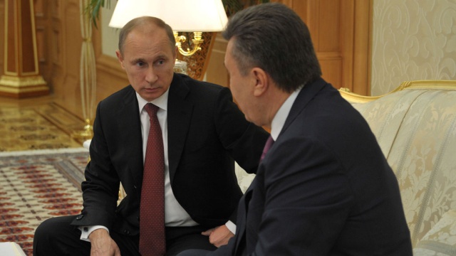 Об этом говорят: Тайная встреча Виктора Януковича с Путиным и другие секреты из межигорского блокнота