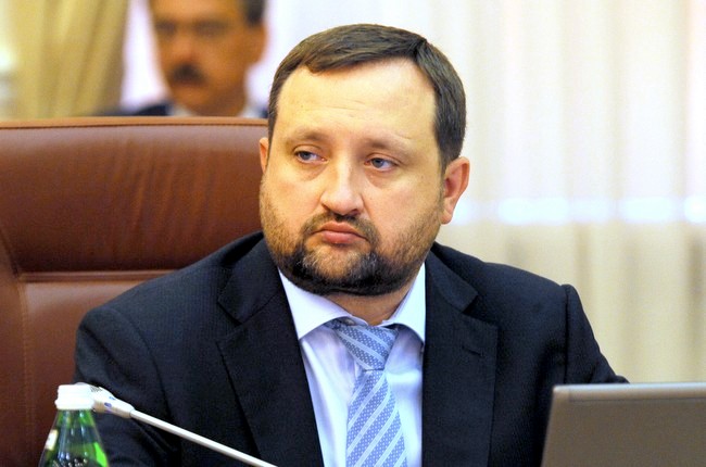Суд отобрал у родственника Сергея Арбузова более 18 га леса под Киевом