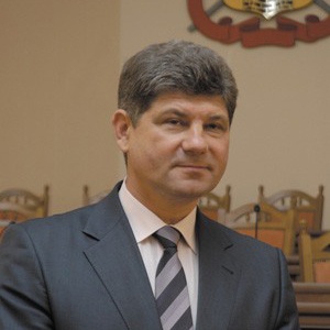 Мэр Луганска не исключает, что придется побороться за мандат нардепа