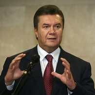 Янукович \'устал\' от главного киевского налоговика