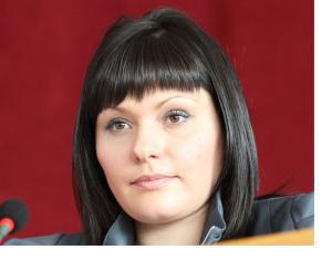 Пышногрудая экс-секретарь горсовета Симферополя Ольга Смолиговец не прижилась на ТВ