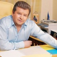 Михаил Поплавский - народный депутат и по совместительству сутенер борделя культуры и искусств