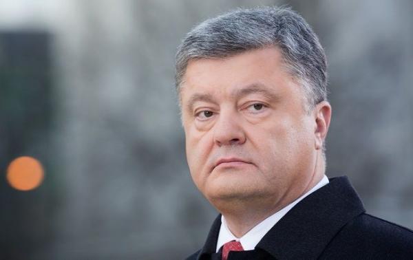 Порошенко призвал применить санкции к "отжимающим" активы Ахметова
