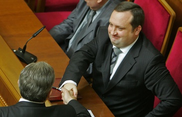 Как Сергей Арбузов справляется с новой ролью куратора парламента