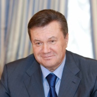 Виктор Янукович получил от шейха орден