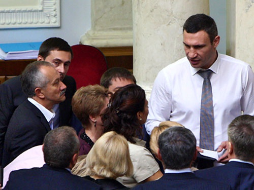 Виталий Кличко решит, идти ли ему на выборы, только после консультации с общественностью