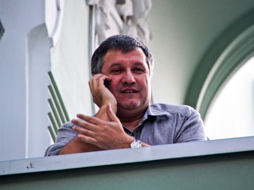 Арсен Аваков улетел в Лондон возвращать 'сокровища Януковича'