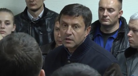 Об этом говорят: Пилипишин заявляет, что это свободовец Юрий Левченко толкнул его в мусорник