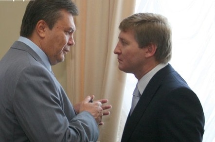 По делу, из-за которого Януковича разыскивает Интерпол, проходят несколько олигархов