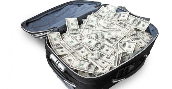 ЗМІ: Кіпрська юристка підтверджує, що фонд Порошенка платив «живими грошима»