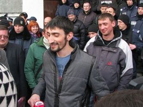 Харьковский суд изменил меру пресечения для антимайдановца 'Топаза' на содержание под стражей