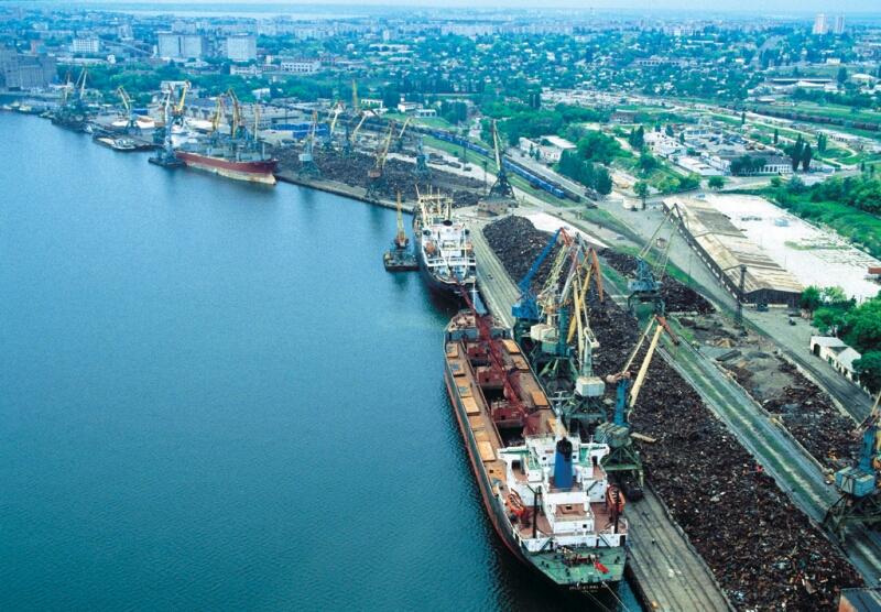 Работники Николаевского морского порта требуют уволить непрофессиональное руководство администрации порта
