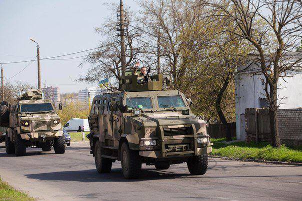 Фотофакт: До Одеси вже прибуло щонайменше 300 бійців полку "Азов"