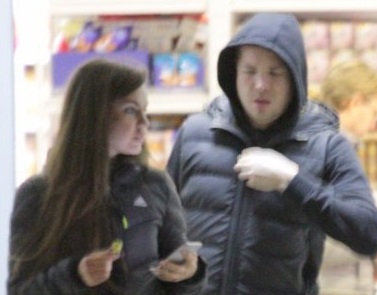 Фотофакт: Алена Кошелева обнималась с бойфрендом в супермаркете