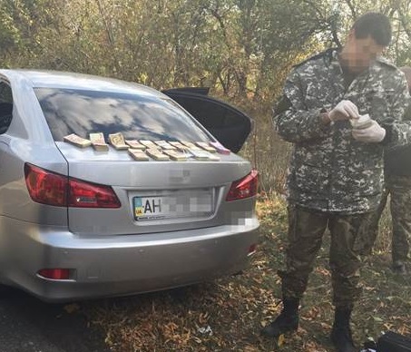 ЧП: В Донецкой области сотрудники СБУ вымогали у бойцов 350 тысяч гривен