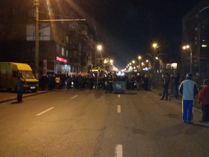 ЧП: В Киеве жители заблокировали улицу Борщаговскую