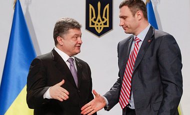 Петр Порошенко призывает кандидатов с низким рейтингом сняться с выборов в его пользу