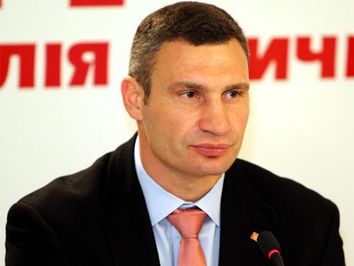 Виталий Кличко объяснил пропуск внеочередной 'сессии', передав привет терминаторам