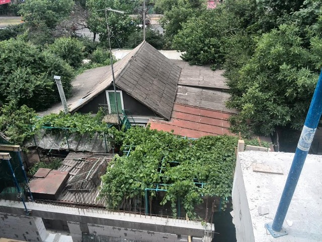 Новая схема. В Одессе жильцы вымогают полмиллиона долларов с застройщика чтобы не мешать стройке