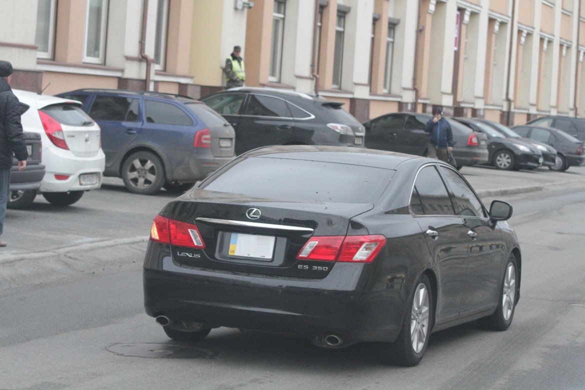 Их нравы: Ирина Билык пересела на Lexus за 1,5 млн грн
