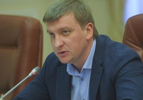 Министр юстиции Павел Петренко покупает черную икру за 7500 грн