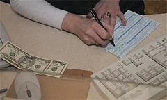 Скандальчик: Сотрудница одесского банка пополнила свой бюджет за счет клиентов на 125 тысяч долларов