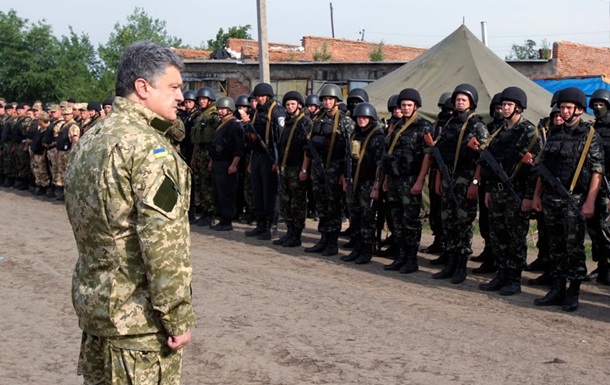 Мнение: В Украине лишь националисты поддерживают в украинцах желание идти на фронт