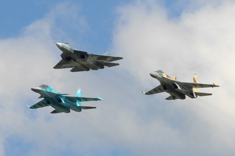 Регионы: Возле украинской границы находится 240 единиц военной авиации России