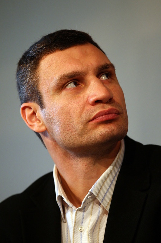 Виталий Кличко призвал женщин и детей покинуть Майдан. Будет силовой штурм
