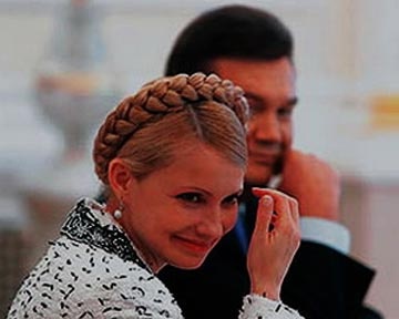 Януковичу тоже интересно, били Тимошенко или нет