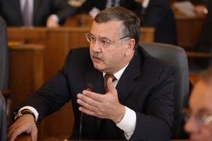 Анатолий Гриценко заявил, что главари "республик" могут подписать только капитуляцию