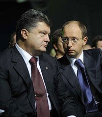 Петр Порошенко еще рассчитывает, что Яценюк останется премьером минимум до перевыборов Рады