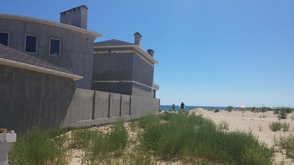 Скандальчик: Глава Госпогранслужбы Николай Литвин построил виллу на пляже в Затоке