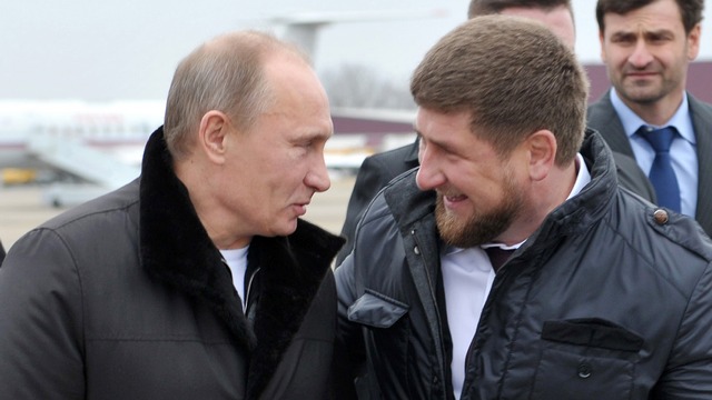 Об этом говорят: Путин заболел, потому что от него требуют голову Кадырова