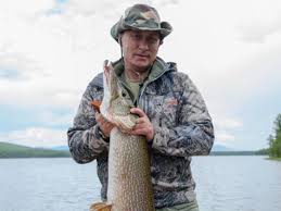 Об этом говорят: Разбившиеся на вертолете российские чиновники готовили рыбалку для Путина