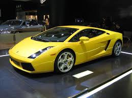 Деньги: Райффайзен Банк Аваль собирает долги автомобилями Lamborghini