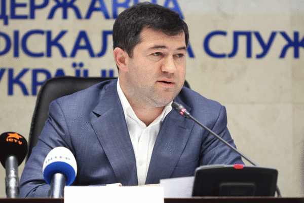 Насиров пообещал миловать граждан, "залетевших" с налогами из-за сбоев "Приватбанка"