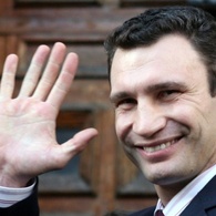Виталий Кличко впервые обошёл в рейтинге Януковича