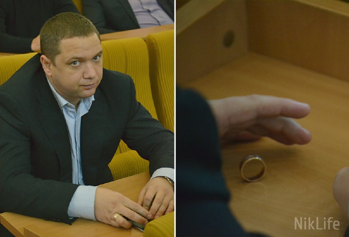 Фотофакт: Николаевские депутаты играли в золотое колечко и продавали морковку